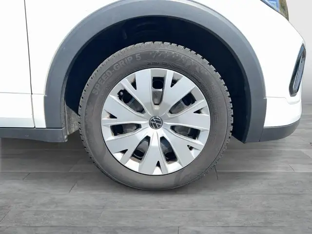 Volkswagen T-Cross view 7
