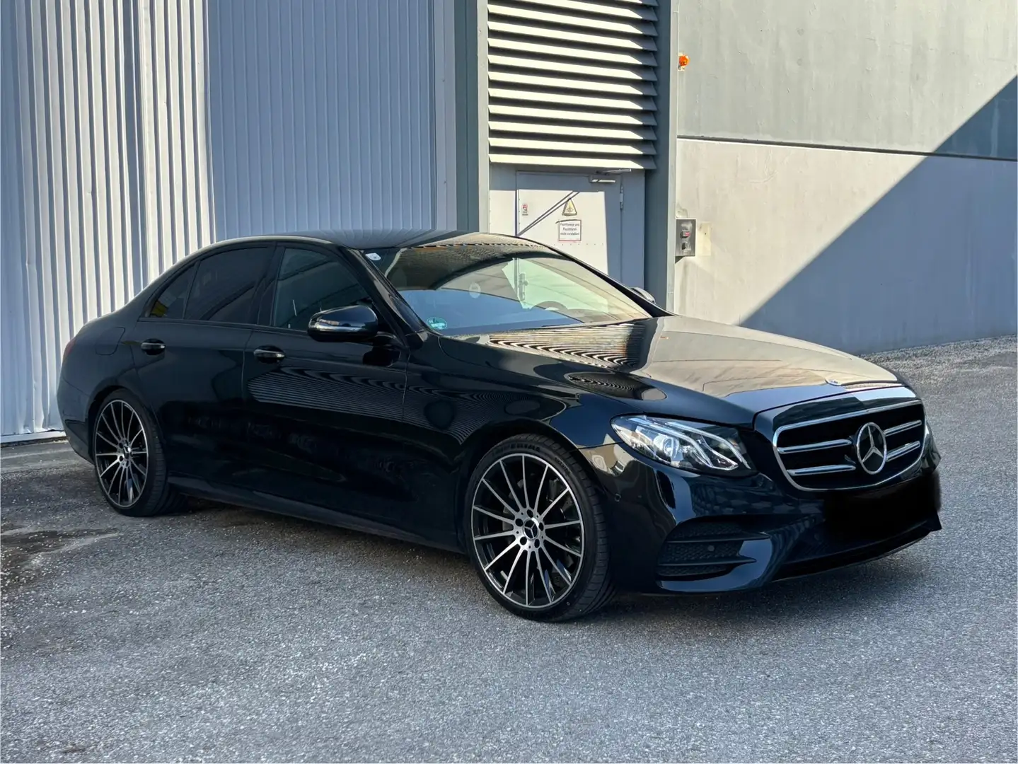 Mercedes-Benz E 220 d AMG Paket Widescreen Head Up Kamera Schwarz - 1