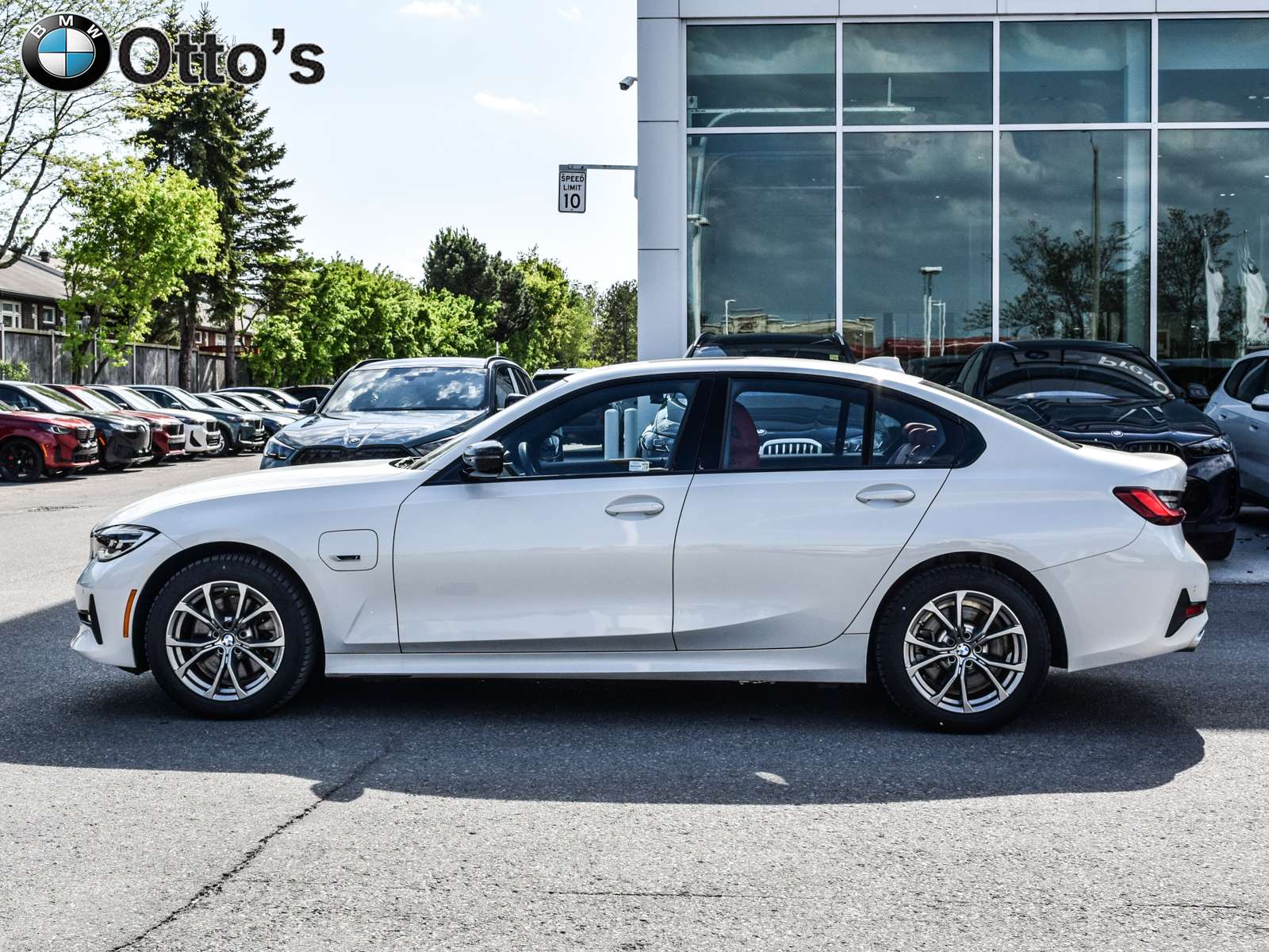 2022 BMW 3 Series xDrive Sedan thumb 38