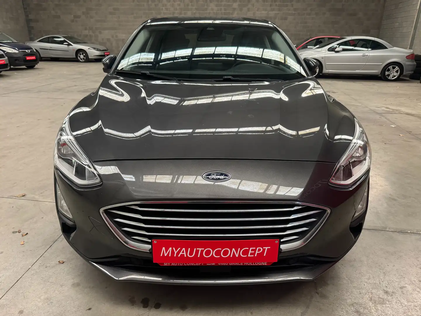 Ford Focus Focus 1.0 EcoBoost Titanium Business Grau - 2