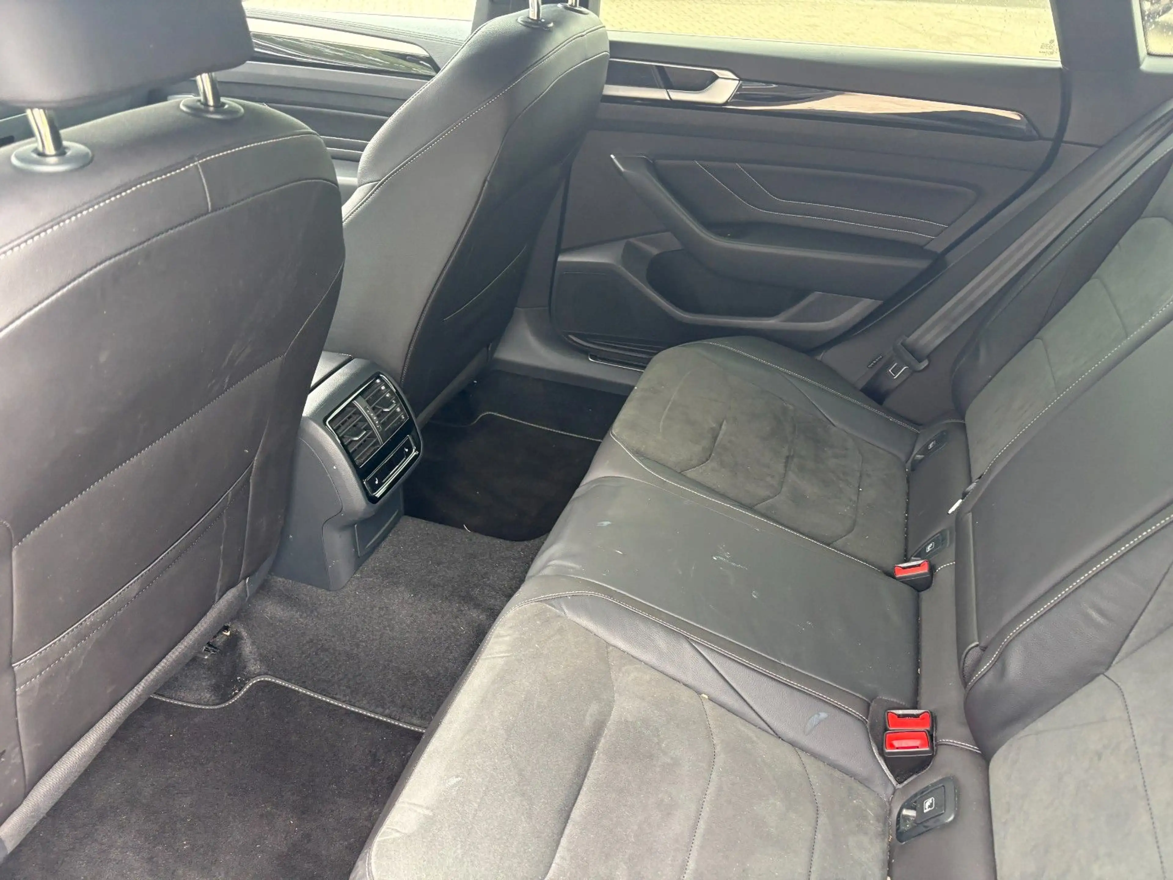 Volkswagen Arteon Shooting Brake R-Line 2.0TDI DSG SHZ LED — photo 10