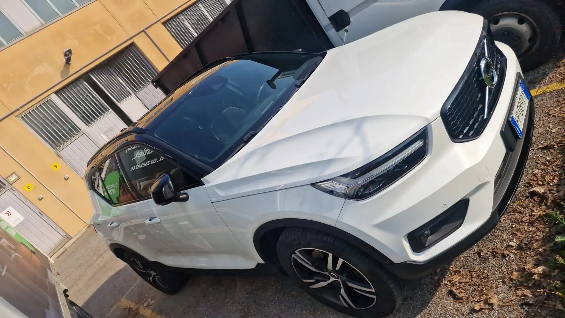 Volvo XC40 XC40 2.0 d4 R-design awd geartronic Bianco - 1