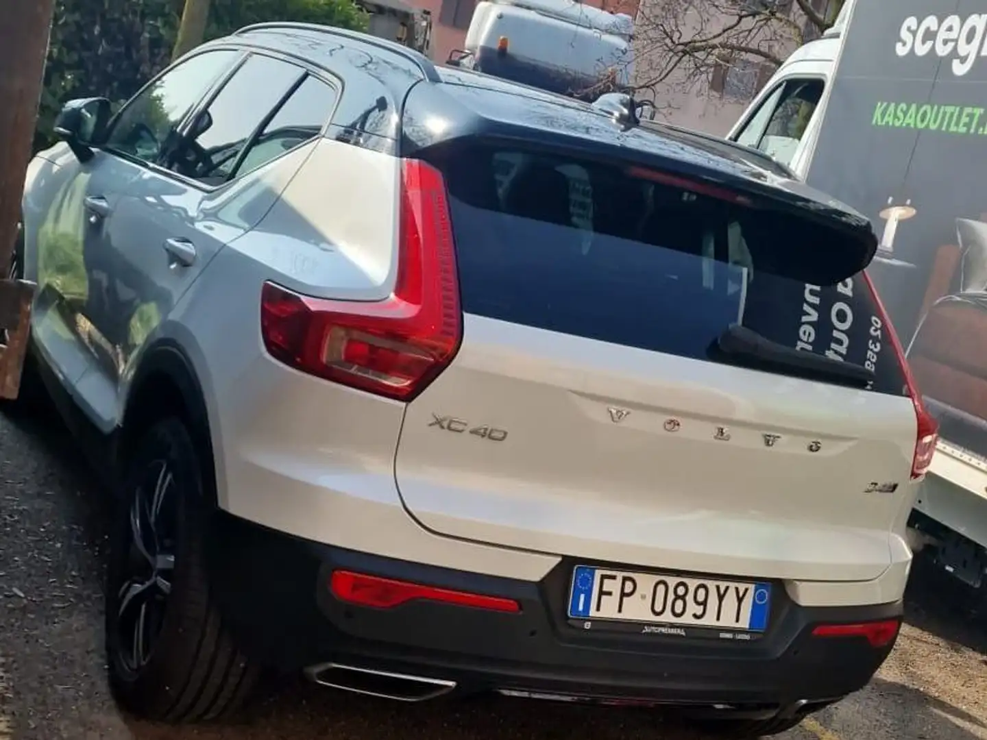 Volvo XC40 XC40 2.0 d4 R-design awd geartronic Bianco - 2