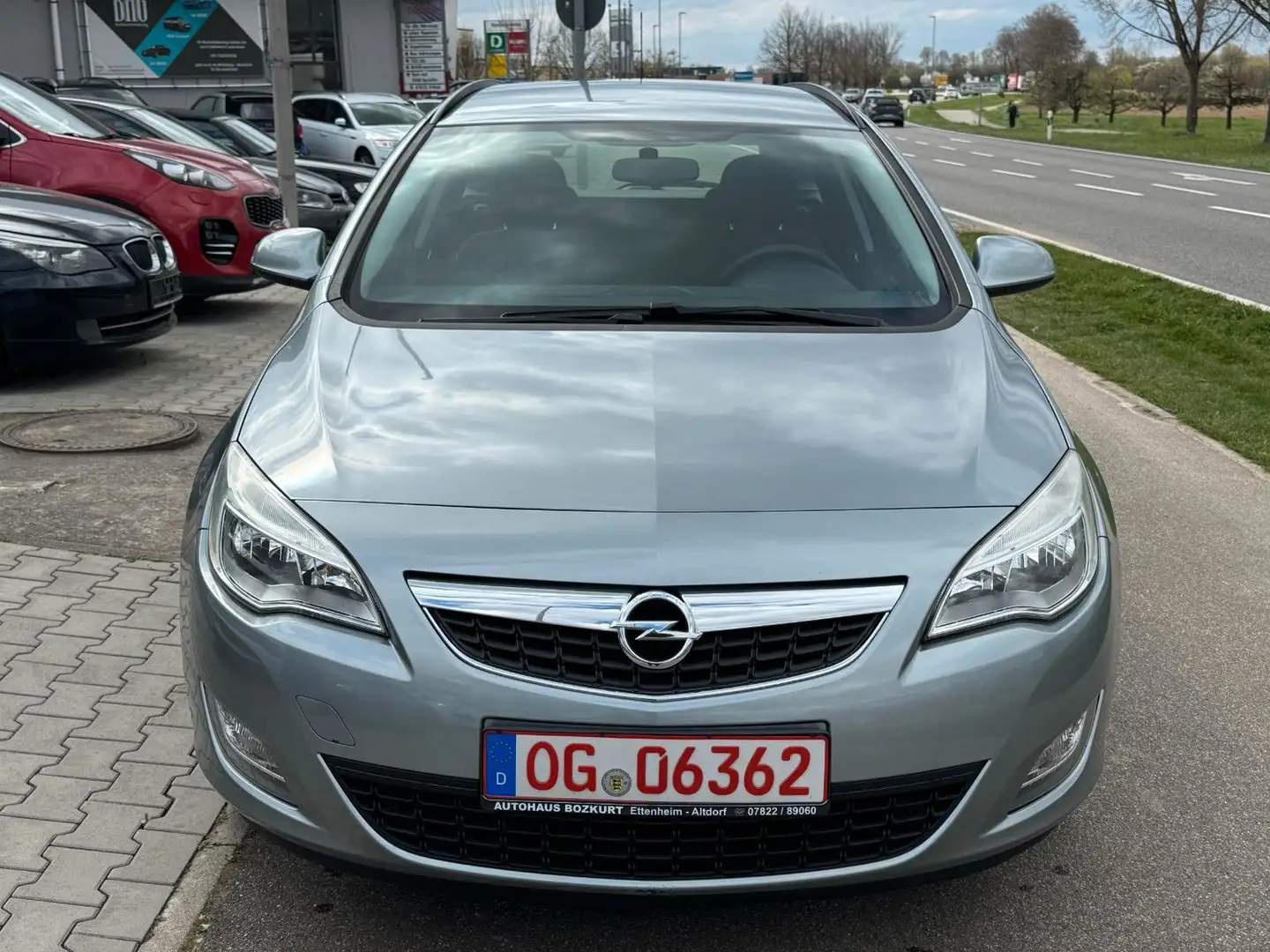 Opel Astra J Sports Tourer Edition/TÜV NEU/KLIMA/ Silber - 2