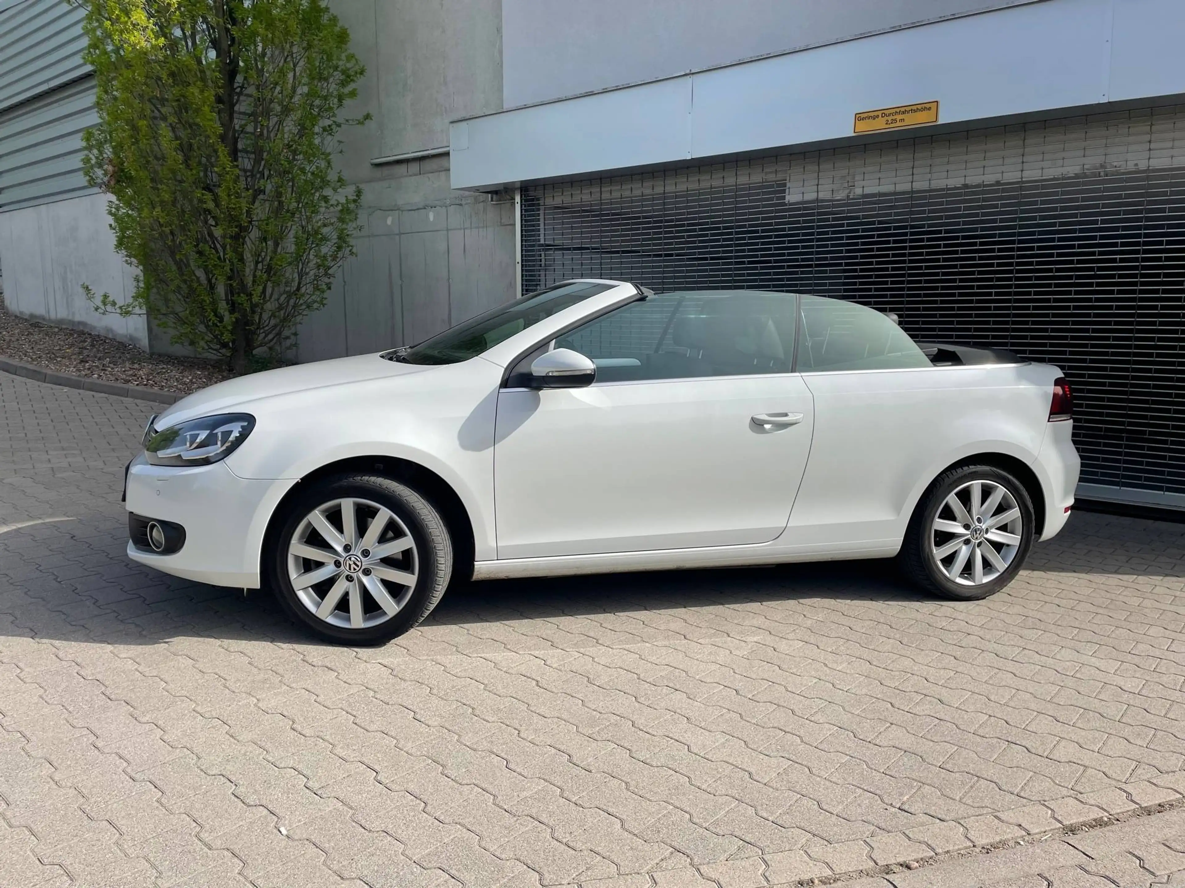 Volkswagen Golf Cabriolet DSG Navi Leder SHZ StaHz Bi-Xenon PDC Freisprech. — photo 5
