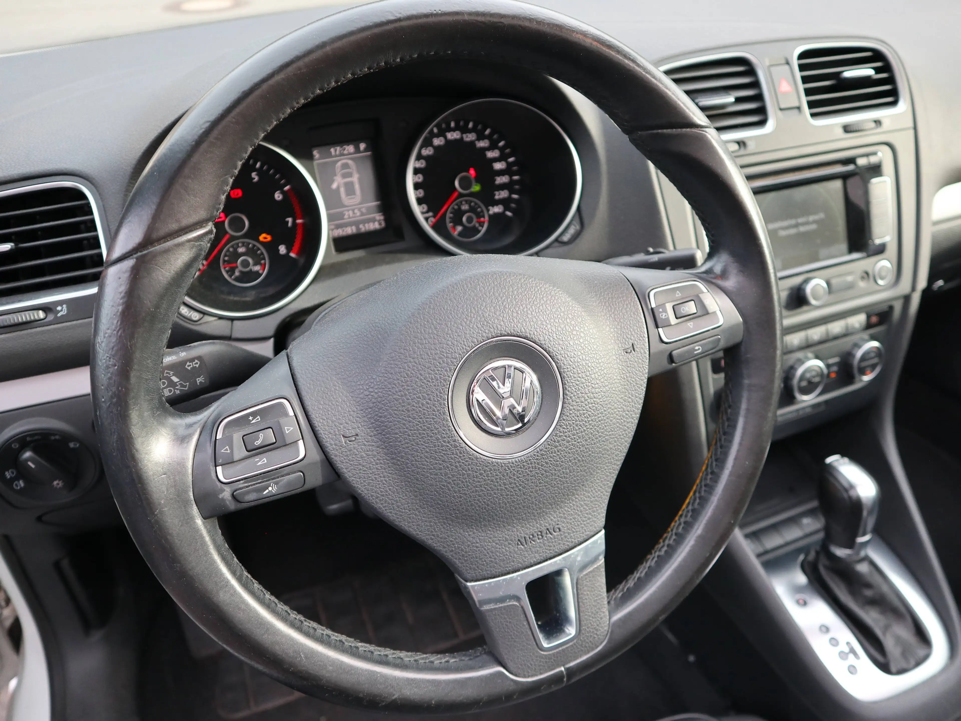 Volkswagen Golf Cabriolet DSG Navi Leder SHZ StaHz Bi-Xenon PDC Freisprech. — photo 7