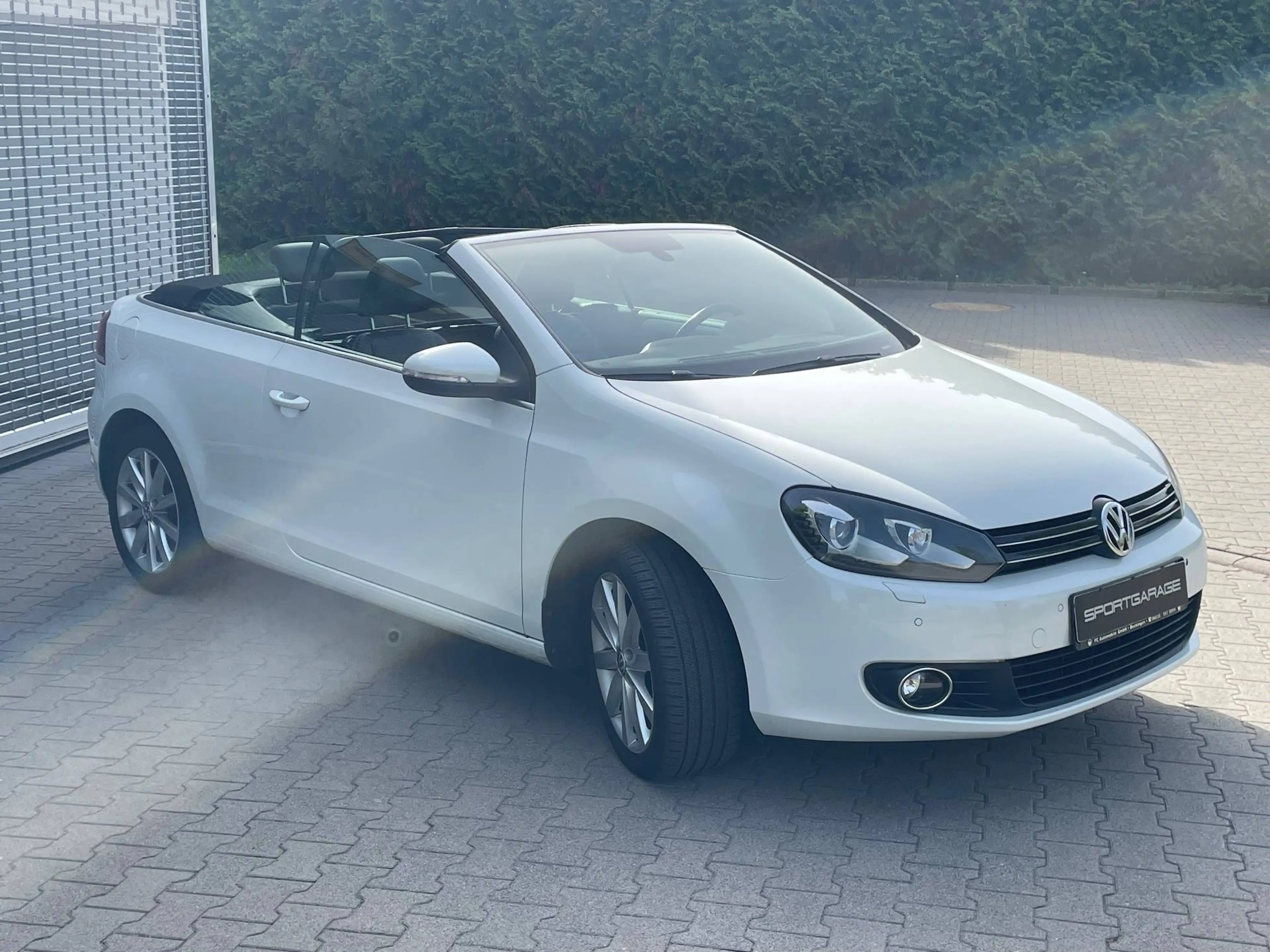 Volkswagen Golf Cabriolet DSG Navi Leder SHZ StaHz Bi-Xenon PDC Freisprech. — photo 2