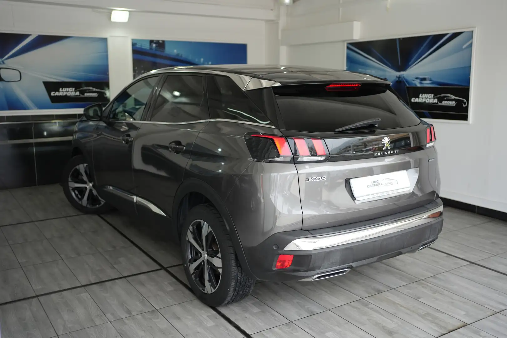 Peugeot 3008 BlueHDi 120 S&S GT Line Grau - 2