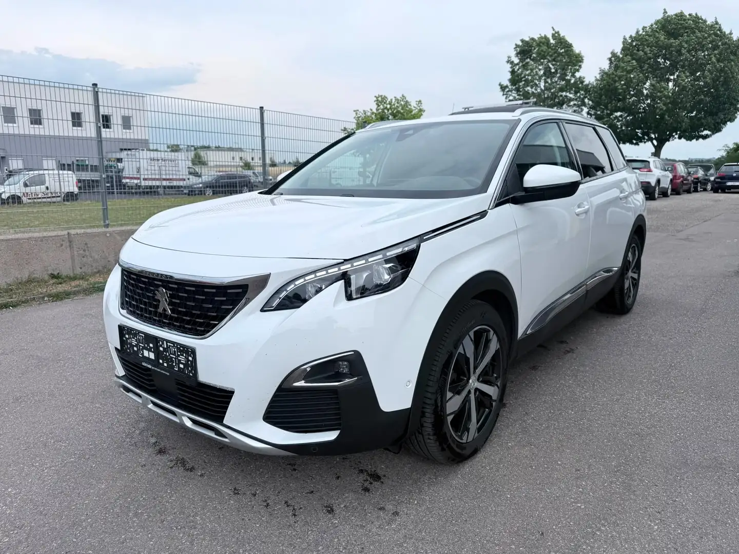 Peugeot 5008 5008 1,5 BlueHDI 130 S&S 6-Gang Allure Weiß - 2