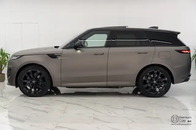 Land Rover Range Rover Sport view 8