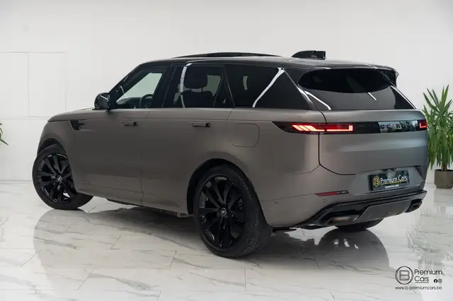 Land Rover Range Rover Sport view 13