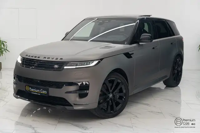 Land Rover Range Rover Sport view 2