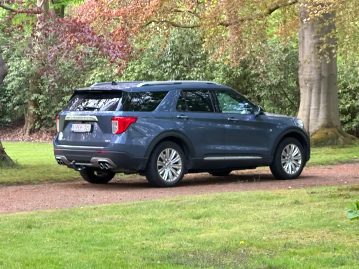 Ford Explorer Explorer EcoBoost Plug-in HybridPLATINUM Синий - 1