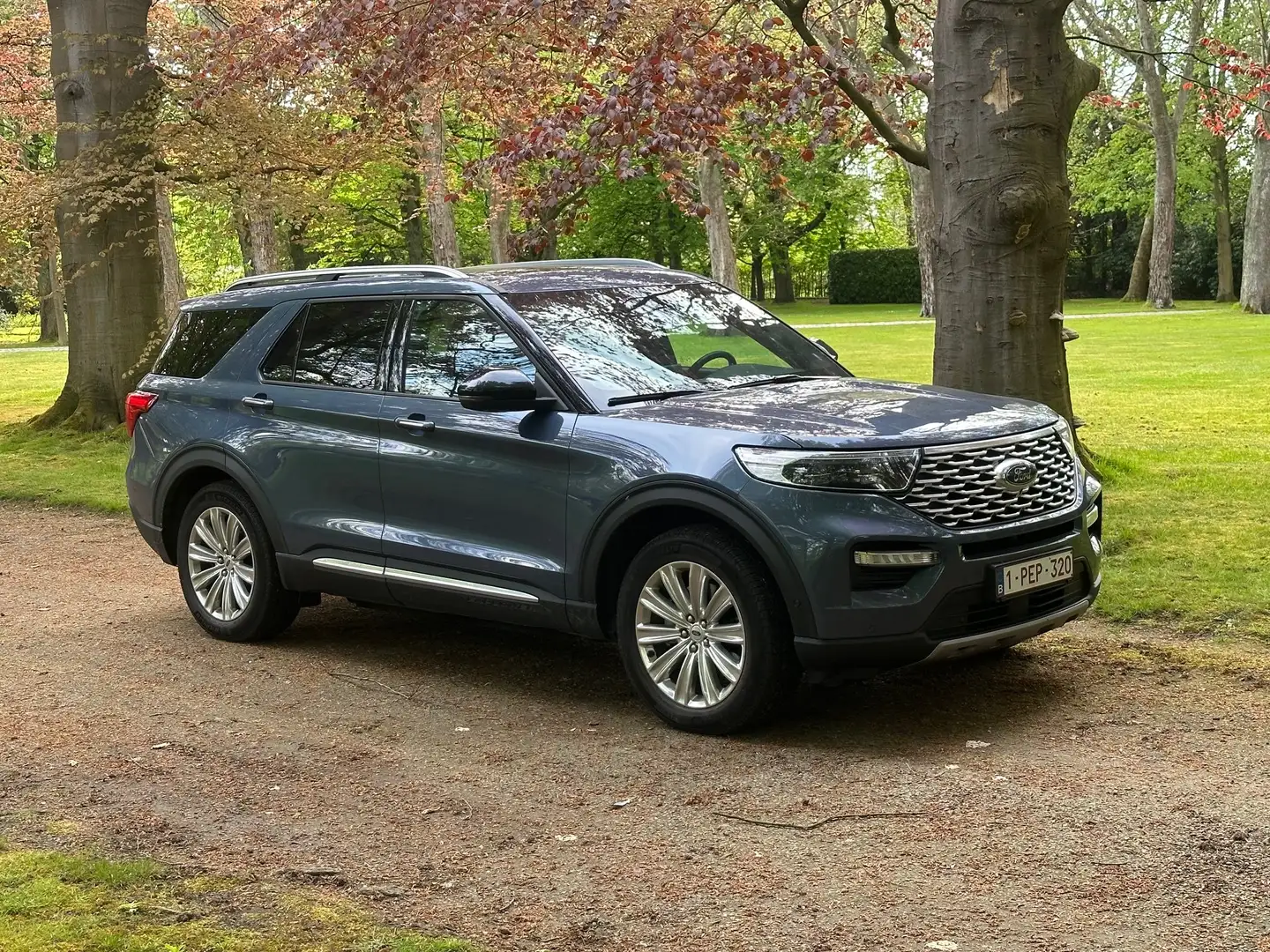 Ford Explorer Explorer EcoBoost Plug-in HybridPLATINUM Синий - 2