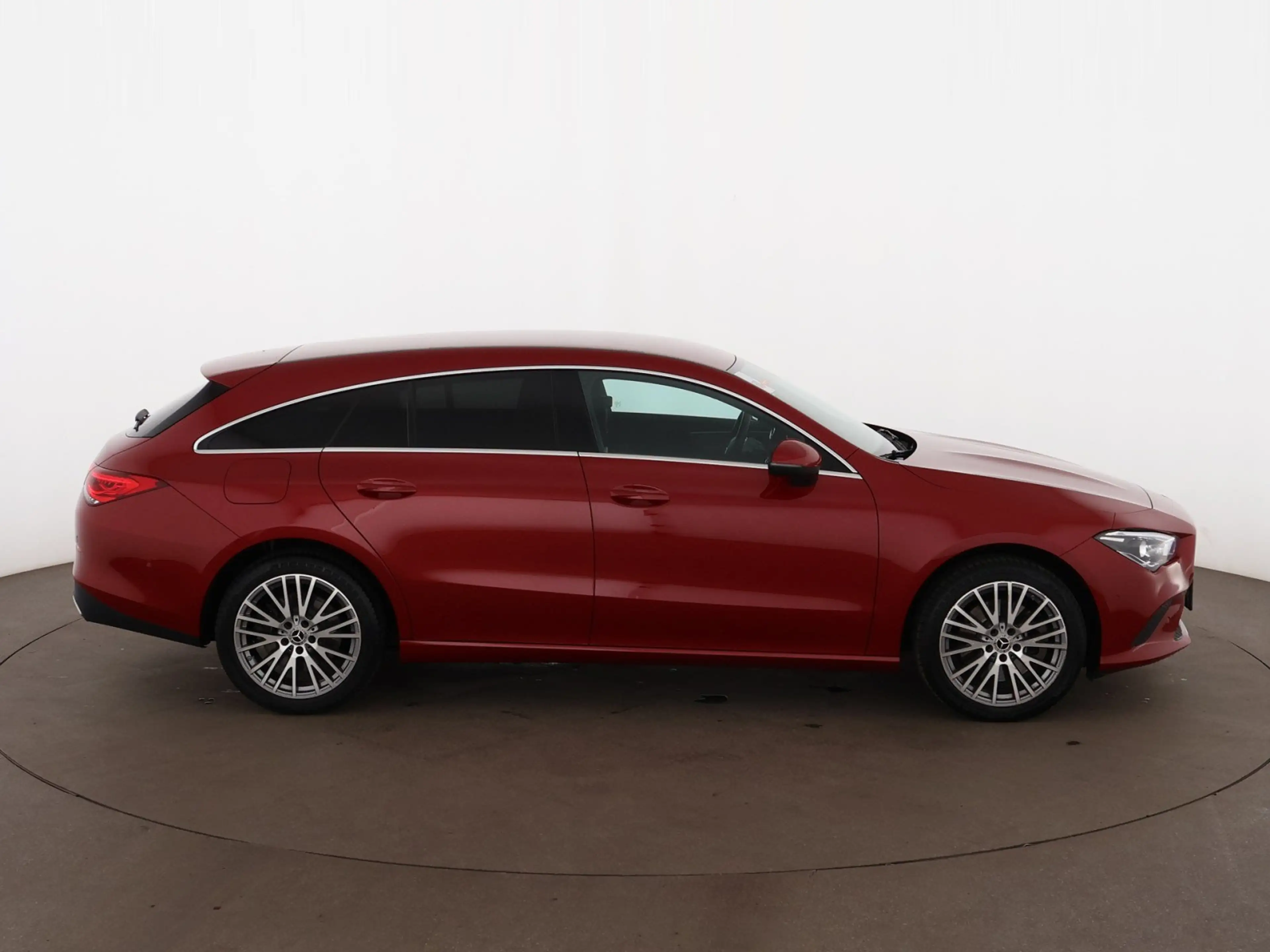 Mercedes-Benz CLA 250 e SB Progressive PHEV Aut LED AHK LEDER — photo 9