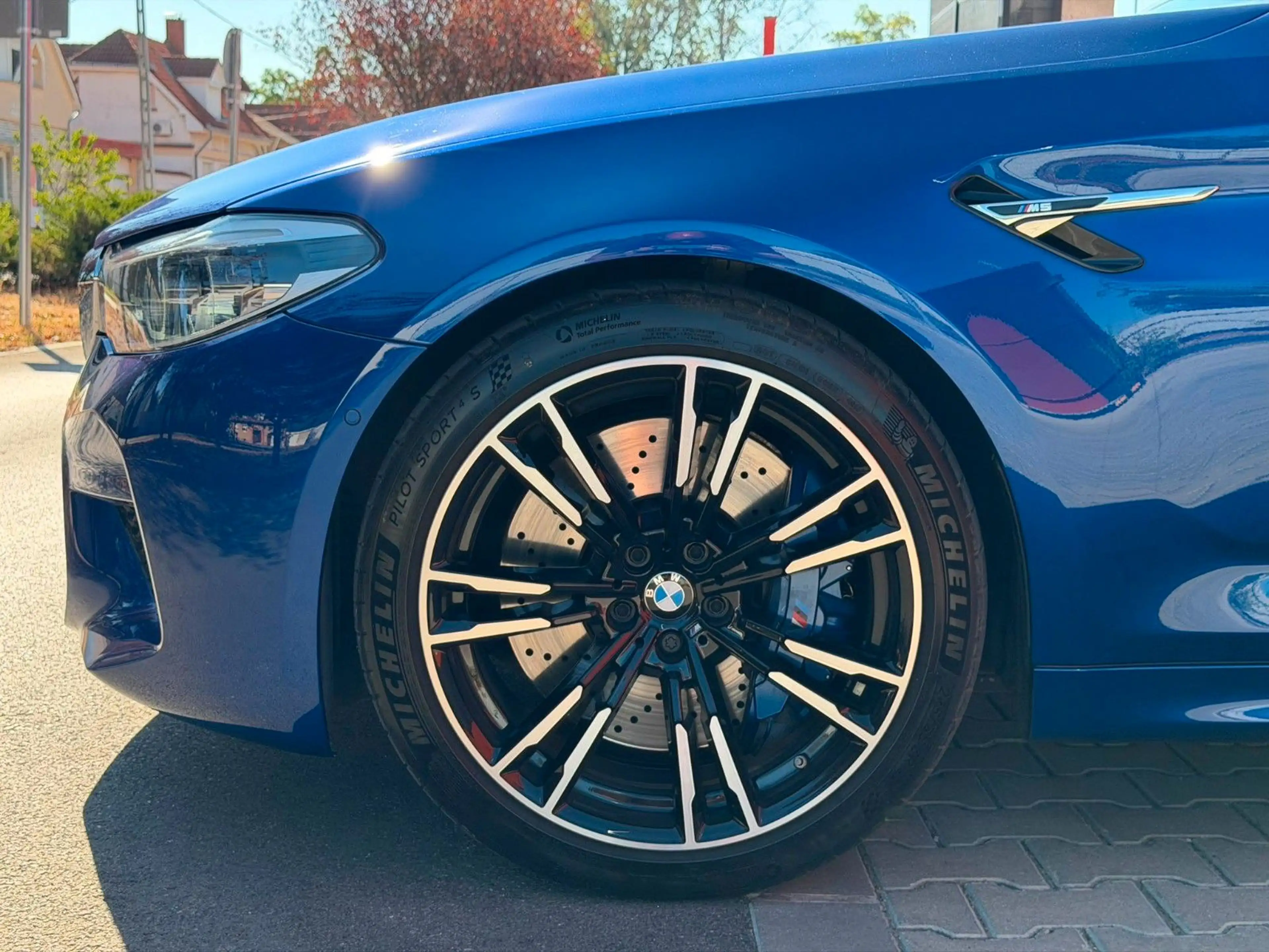 BMW M5 Limousine |ACC|HUD|HARMAN|MASSAGE|360|SOFTCL| — photo 9