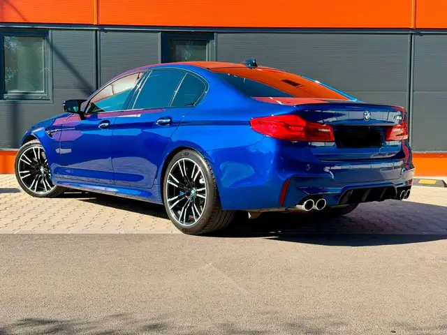 BMW M5 view 12