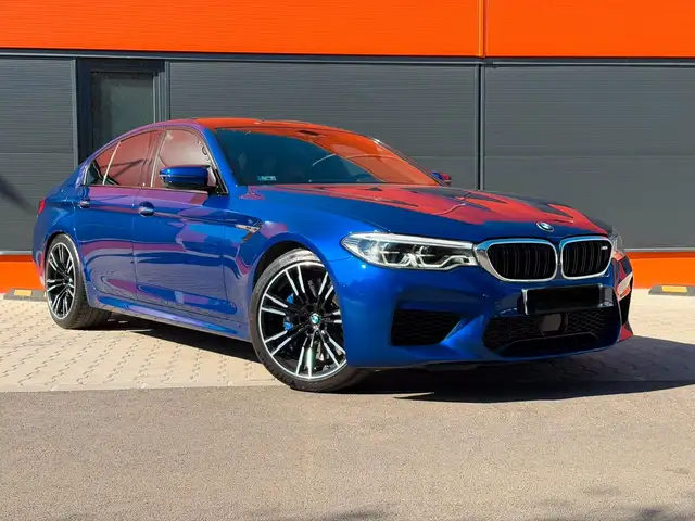 BMW M5 view 5