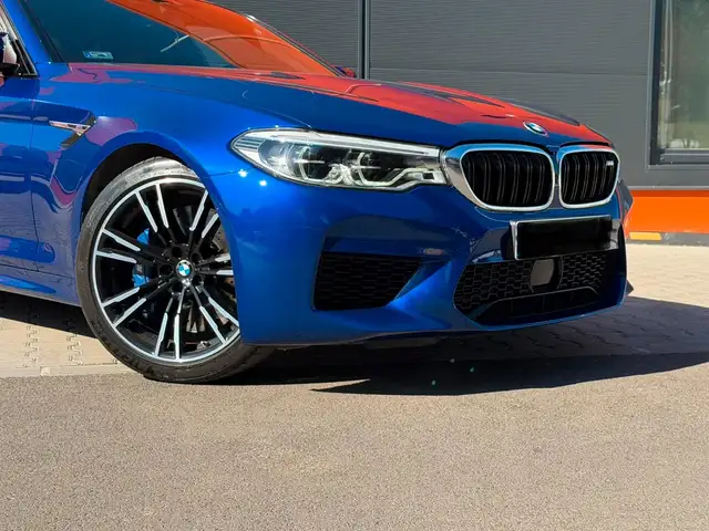 BMW M5 view 6