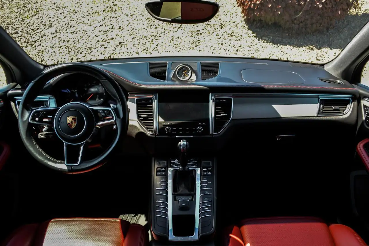 Porsche Macan снимка Porsche Macan