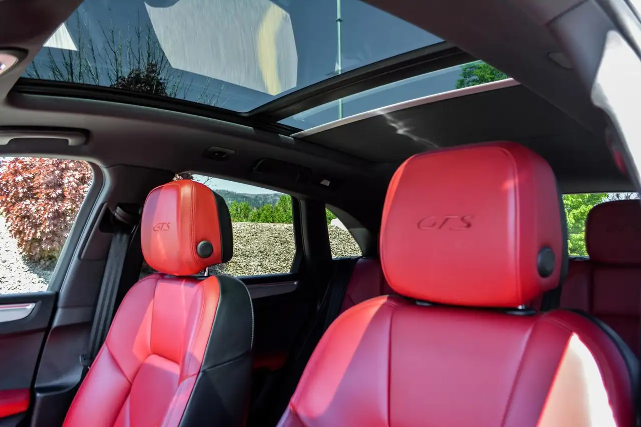 Porsche Macan снимка Porsche Macan