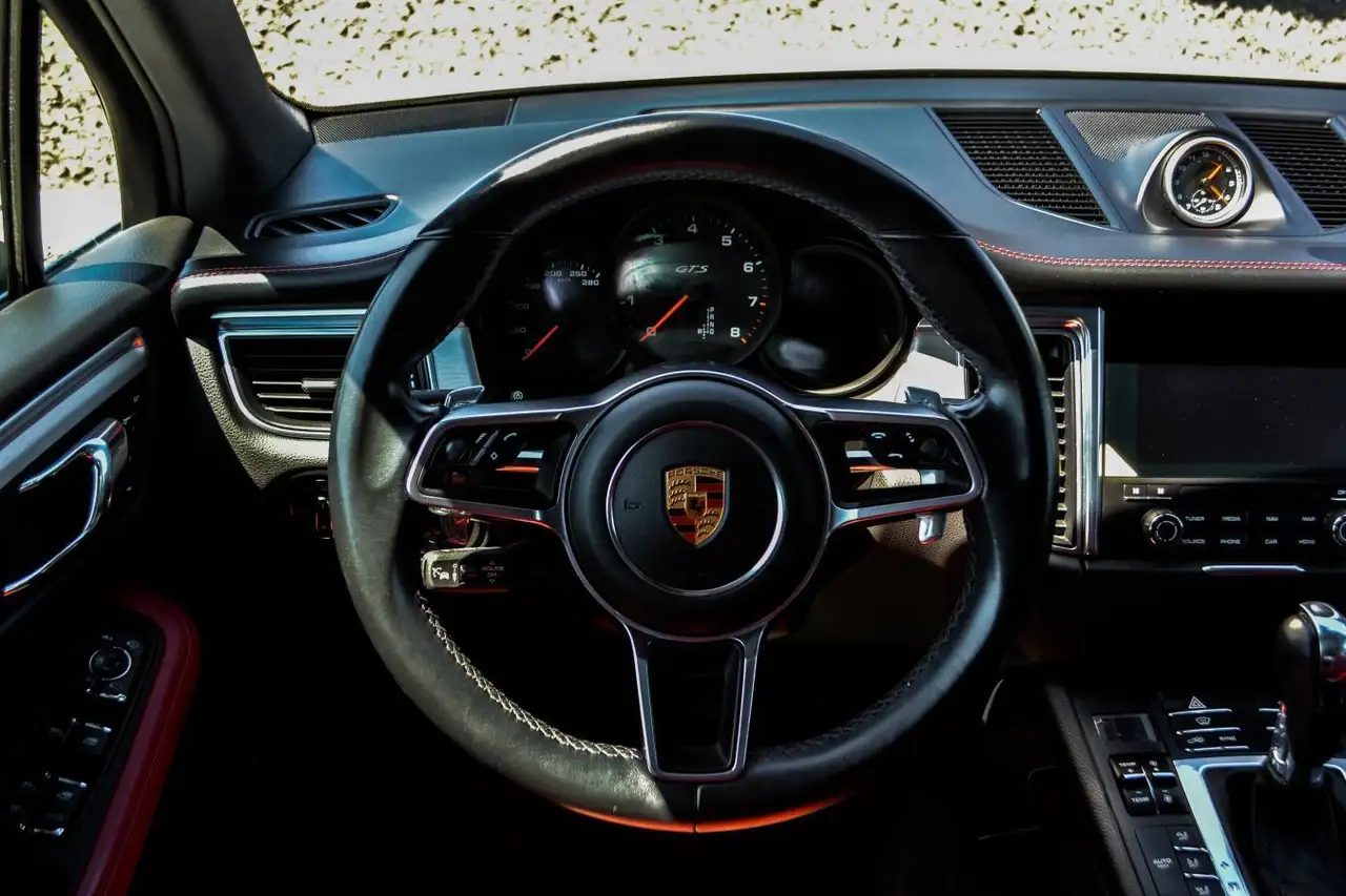 Porsche Macan снимка Porsche Macan