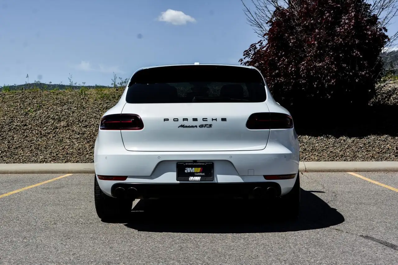 Porsche Macan снимка Porsche Macan