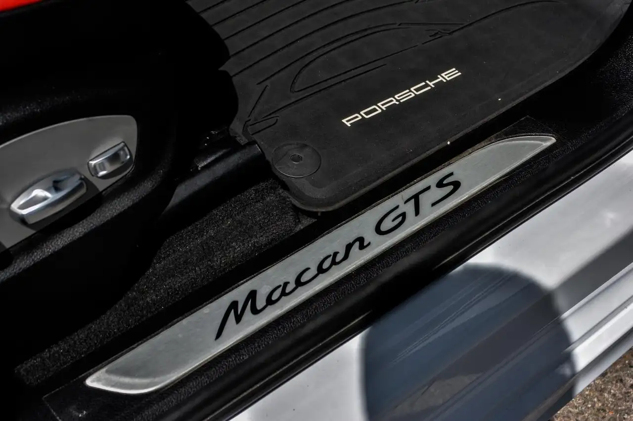 Porsche Macan снимка Porsche Macan