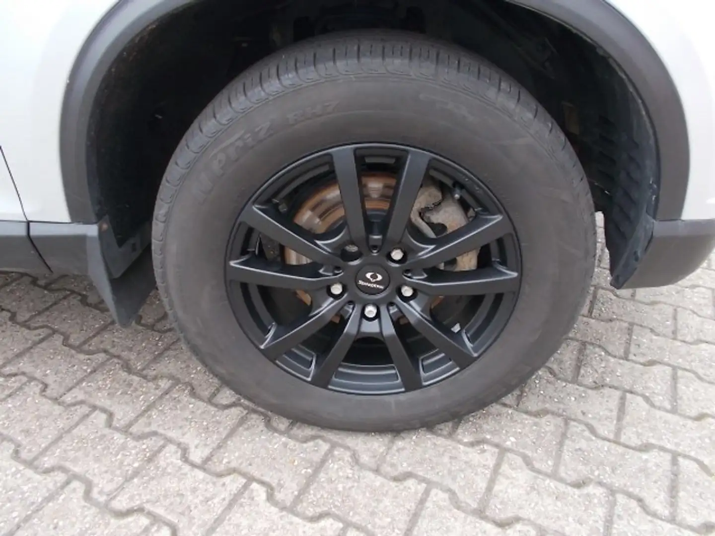 SsangYong Musso Musso Grand 4WD, AHK, Klima, Alu 18", Alarm Silber - 2