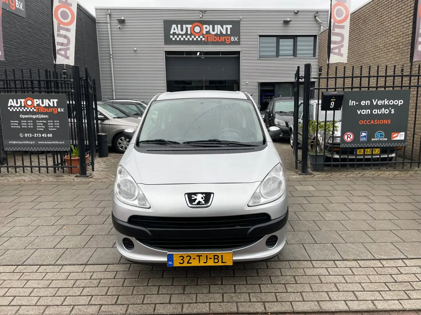 Peugeot 1007 1.4 Sesam Urban Trekhaak NAP APK 1 Jaar Grau - 2