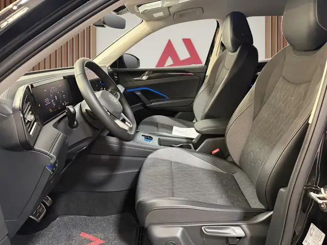 Volkswagen Tiguan view 13