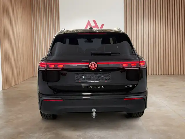 Volkswagen Tiguan view 8