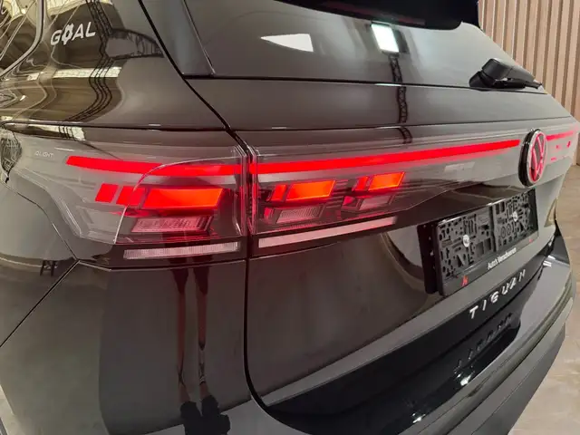 Volkswagen Tiguan view 9