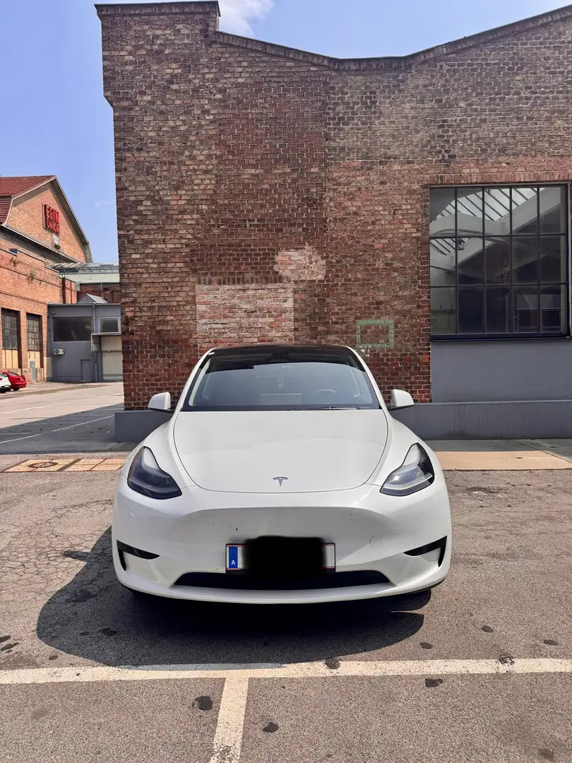 Tesla Model Y 62kWh Base - 2