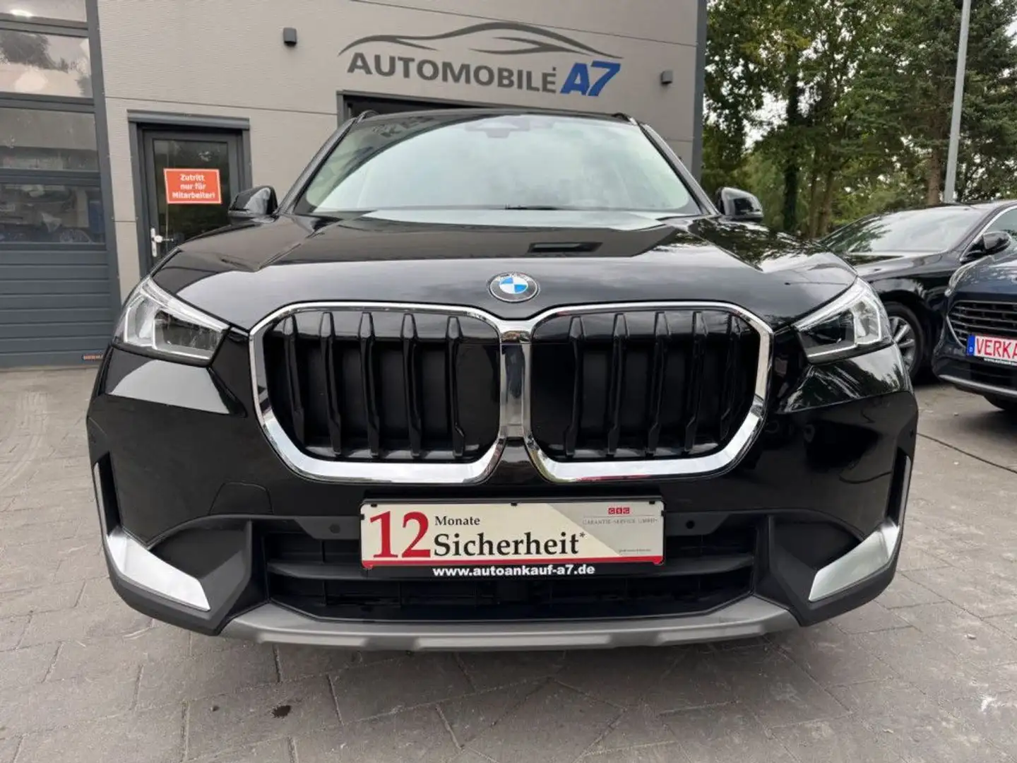 BMW X1 23 i xDrive *PANO/LEDER/KAMERA* Noir - 2