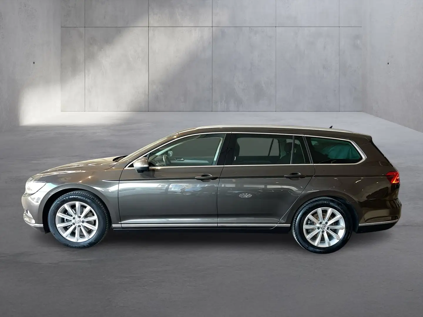 Volkswagen Passat Variant Highline TDI SCR Braun - 2