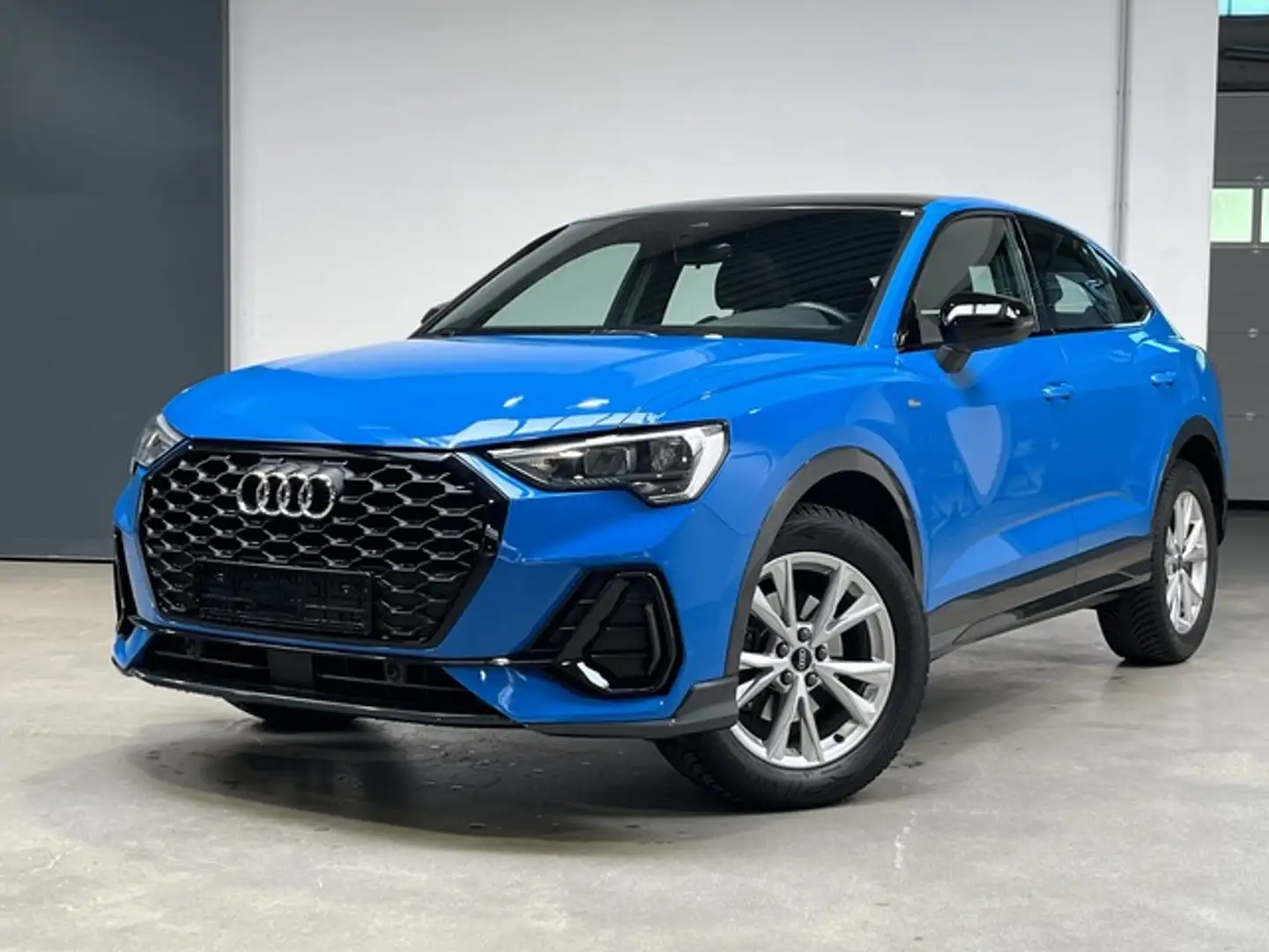 Audi Q3 Sportback 2xS-Line Panorama  Distronic Blu/Azzurro - 1