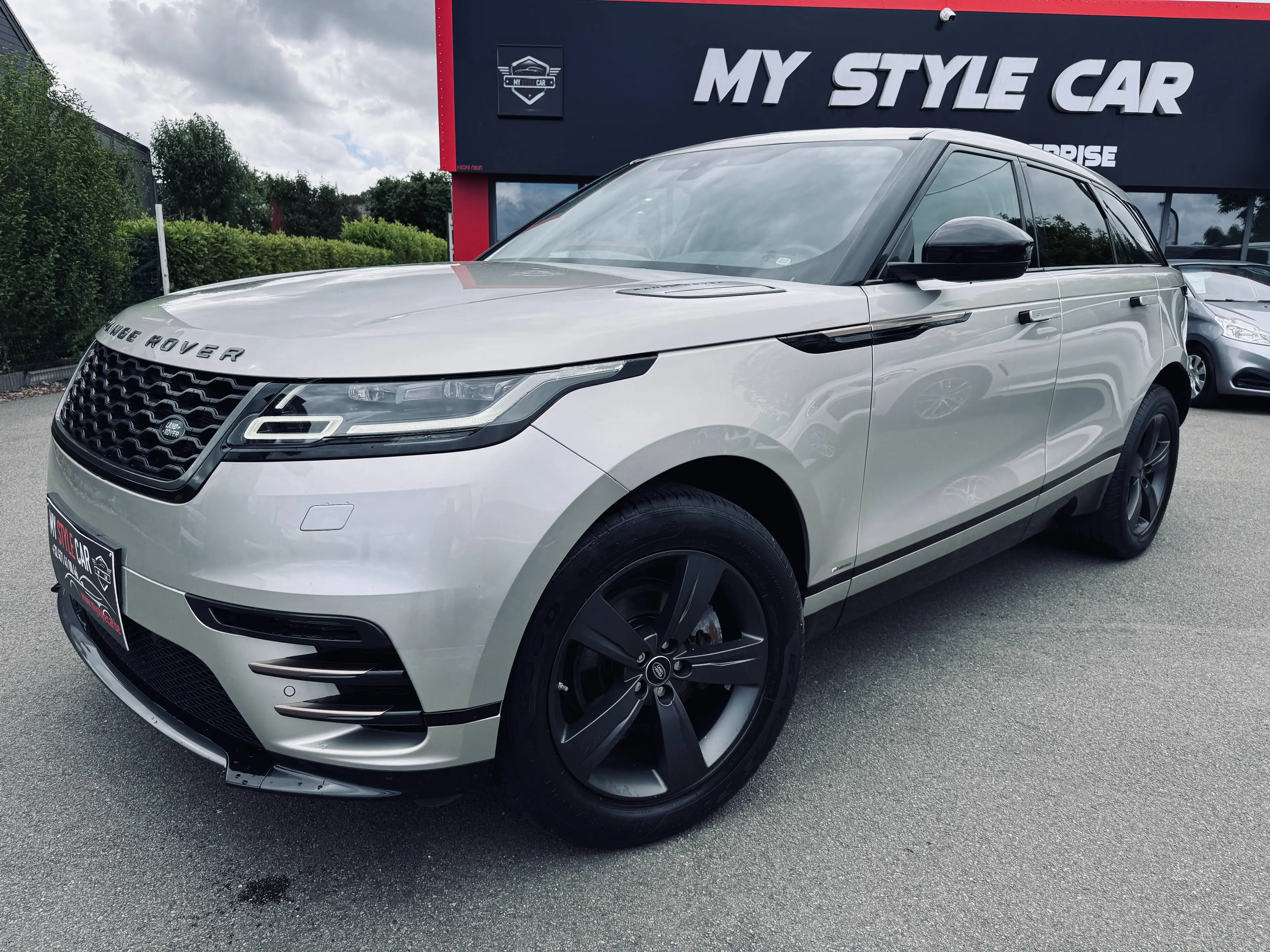 Land Rover Range Rover Velar Velar 2.0 TD4 R-Dynamic, Full, Automatique, Garantie 1an