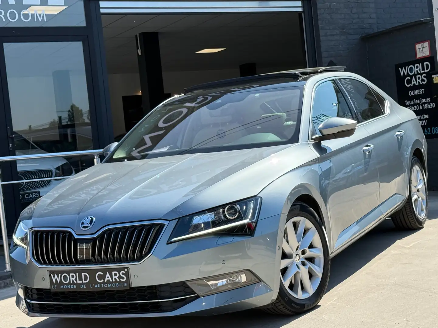 Skoda Superb 2.0 CR TDi DSG /TOIT PANO / DISTRO/ CAMERA/ FULL Grijs - 1