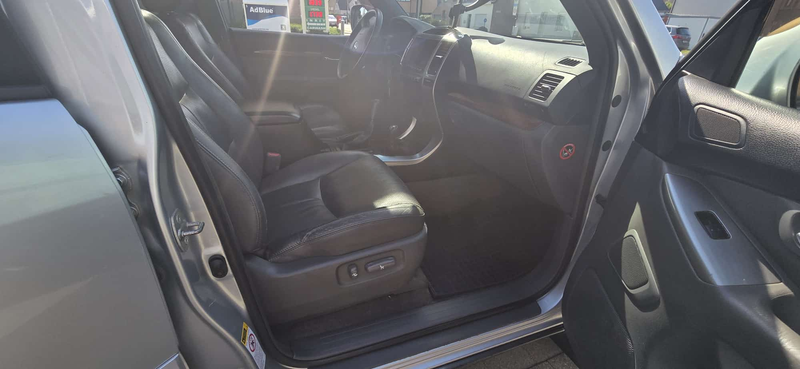 Toyota Land Cruiser 3.0 Turbo D-4D VIP — photo 13