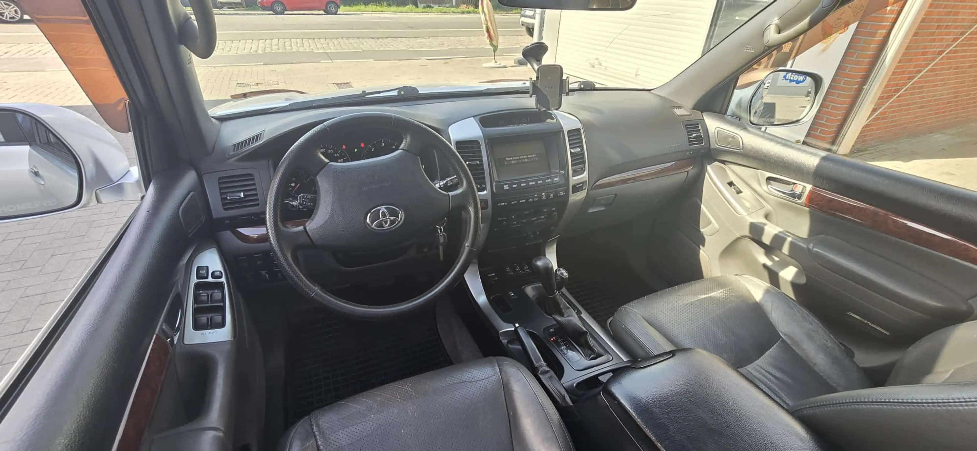 Toyota Land Cruiser 3.0 Turbo D-4D VIP — photo 9
