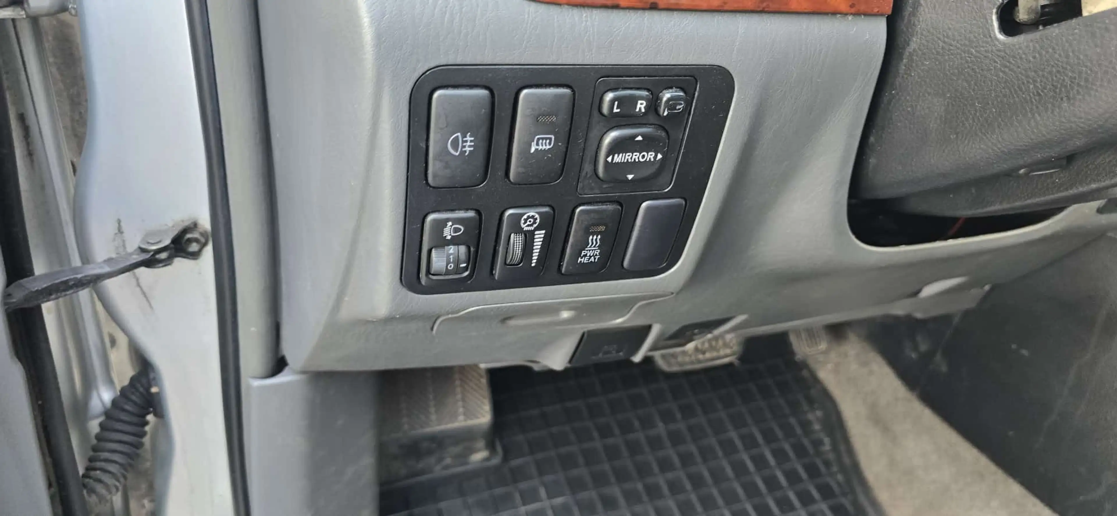 Toyota Land Cruiser 3.0 Turbo D-4D VIP — photo 15