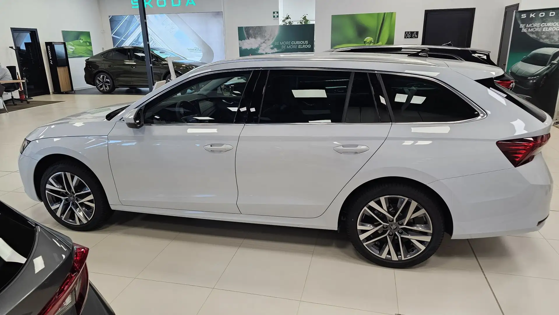 Skoda Octavia 1.5 TSI ACT Hybrid 115 CV DSG Wagon Style Bianco - 2