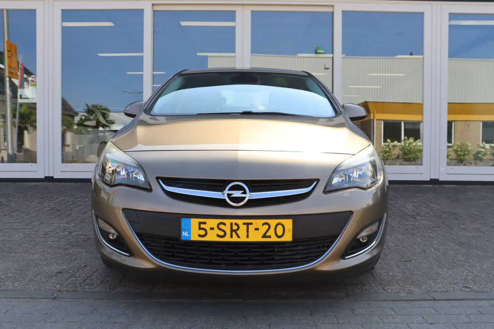Opel Astra 1.4 Turbo Cosmo, Cruise Control, Airco, Navigatie, Beige - 2