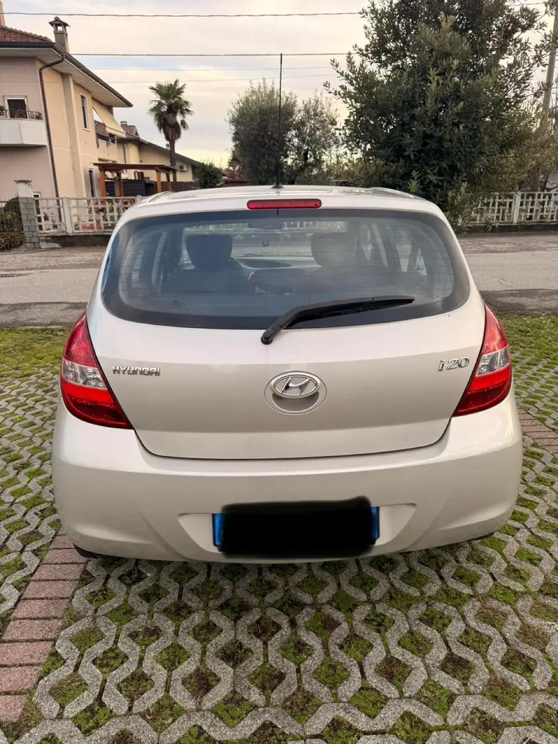 Hyundai i20 5p 1.2 Classic Beige - 2