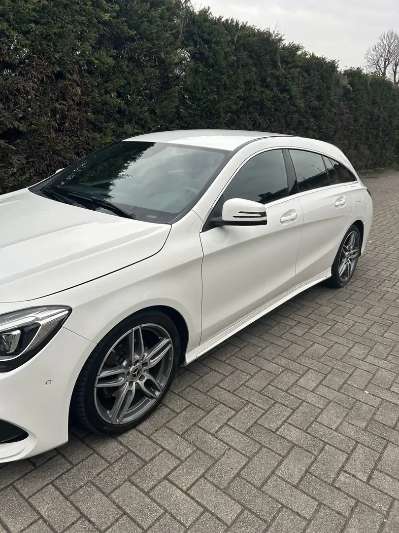 Mercedes-Benz CLA 180 Shooting Brake Premium auto FL - 2