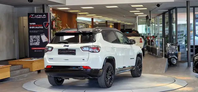 Jeep Compass view 6