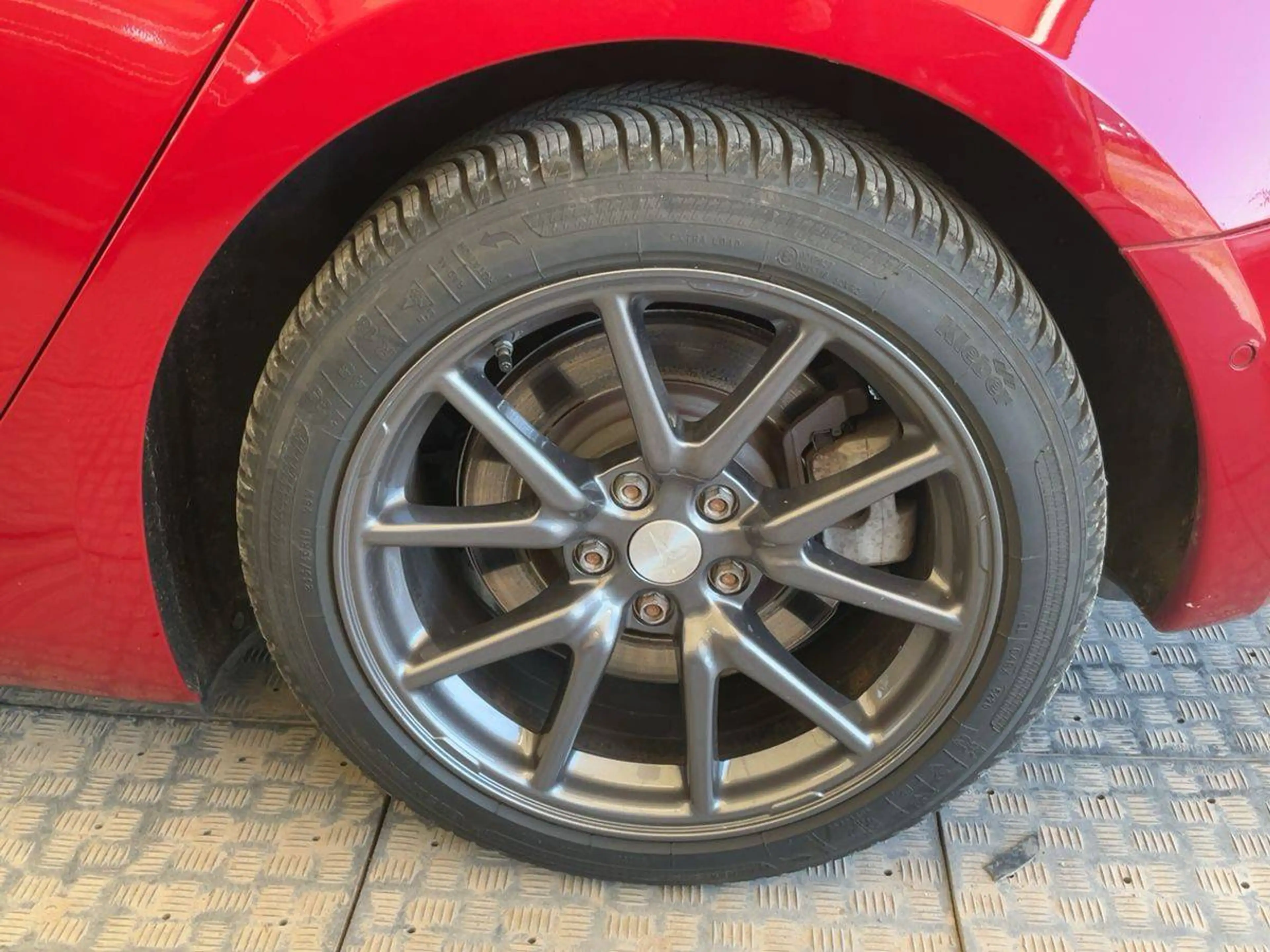 Tesla Model 3 Model 3 Allradantrieb Dual Motor Performance — photo 15
