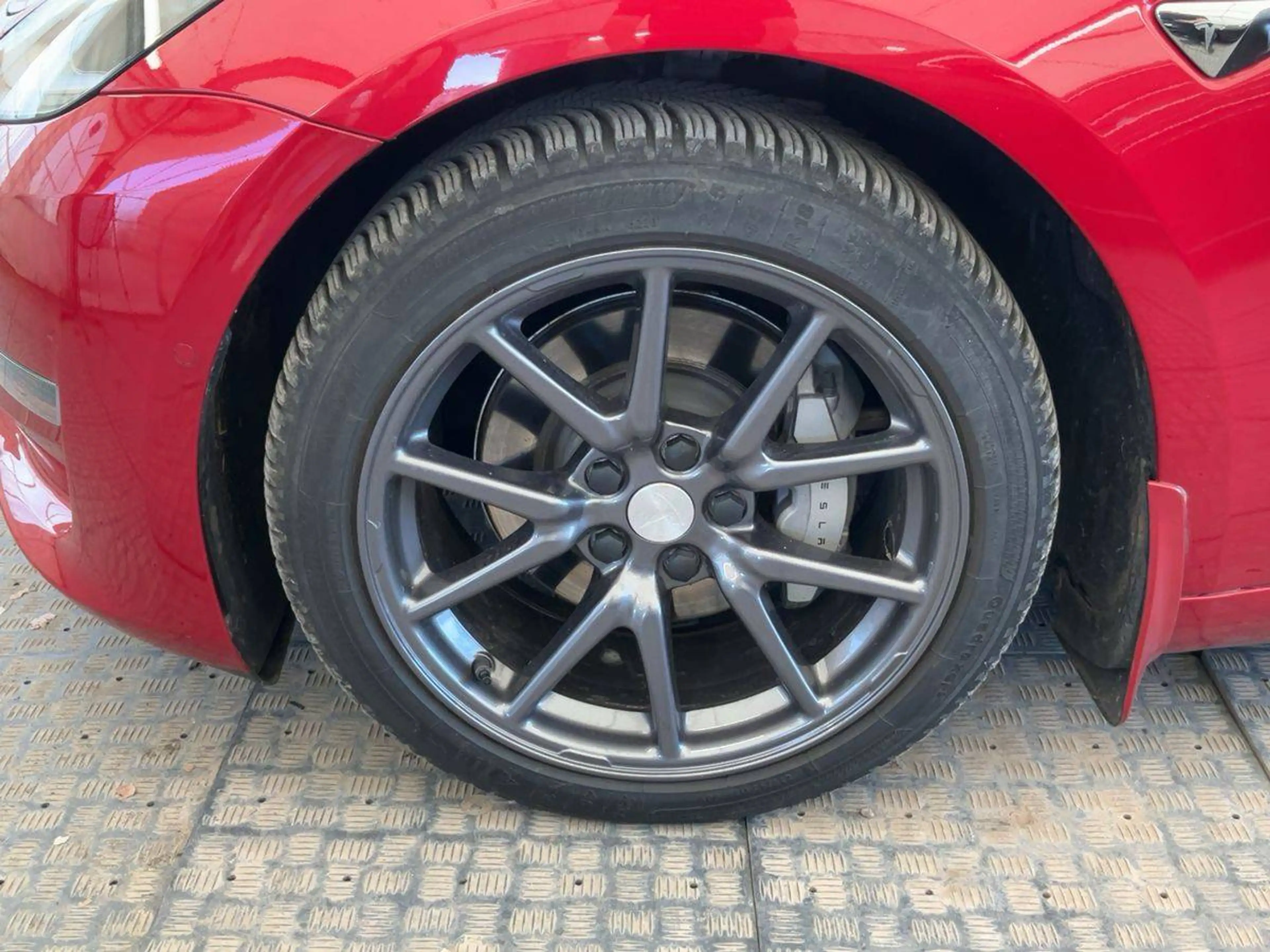 Tesla Model 3 Model 3 Allradantrieb Dual Motor Performance — photo 2