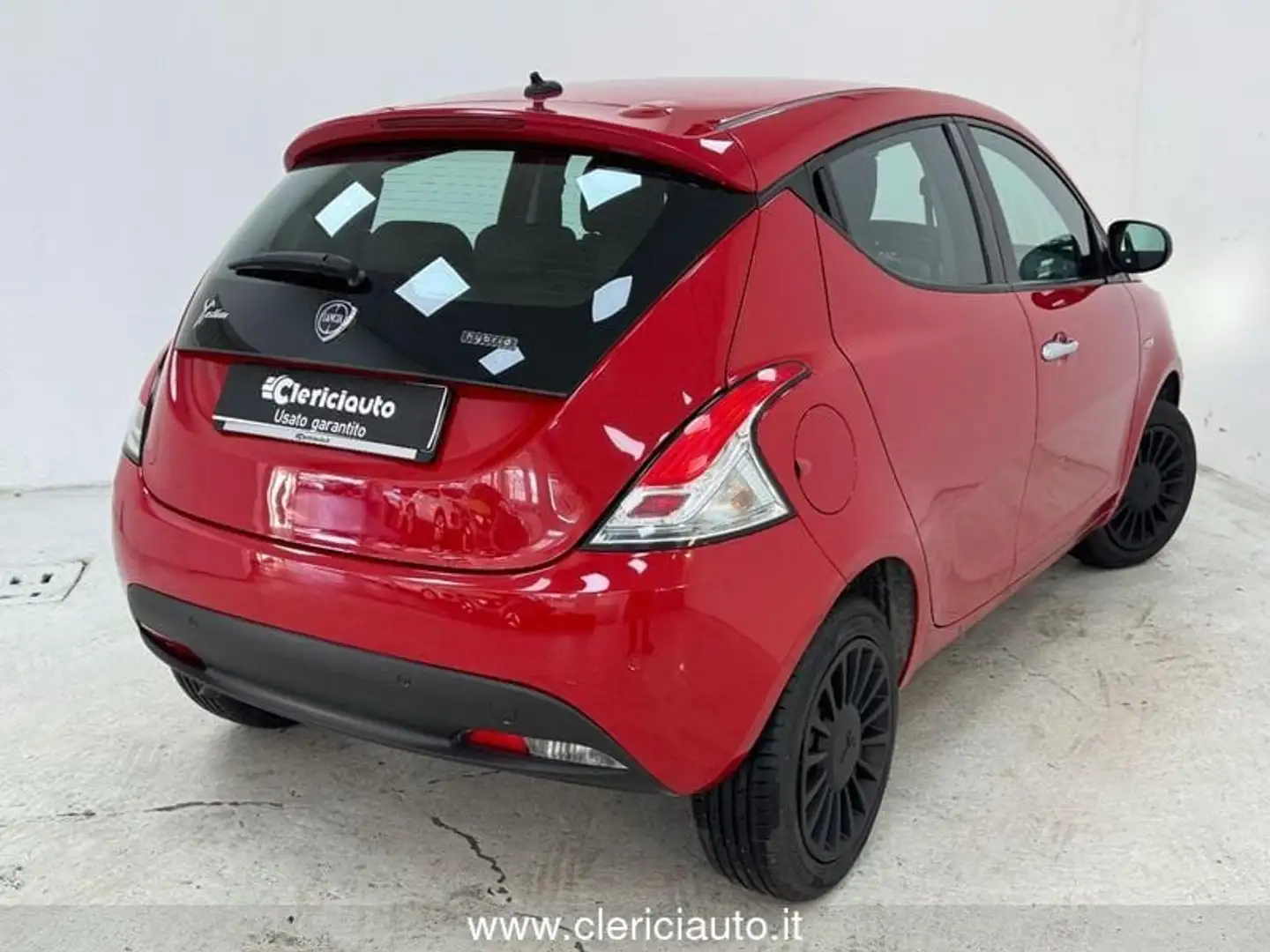 Lancia Ypsilon 1.0 FireFly 5 porte S&S Hybrid Ecochic Silver Rosso - 2
